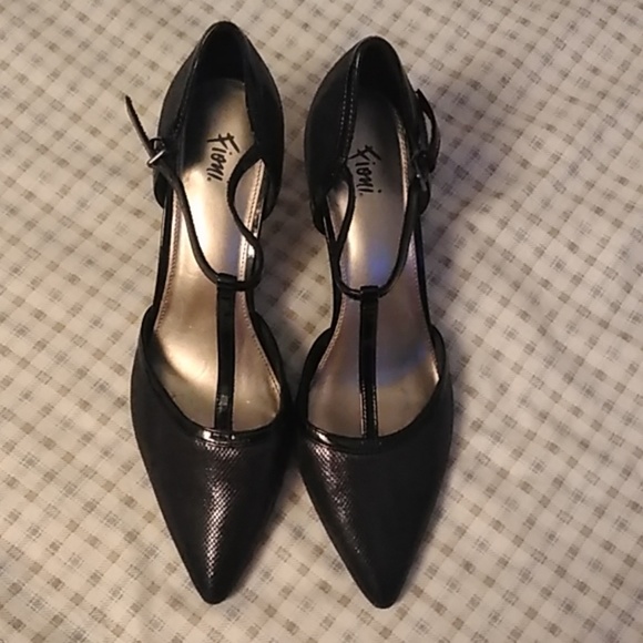 Fioni - Picture 1 of 4